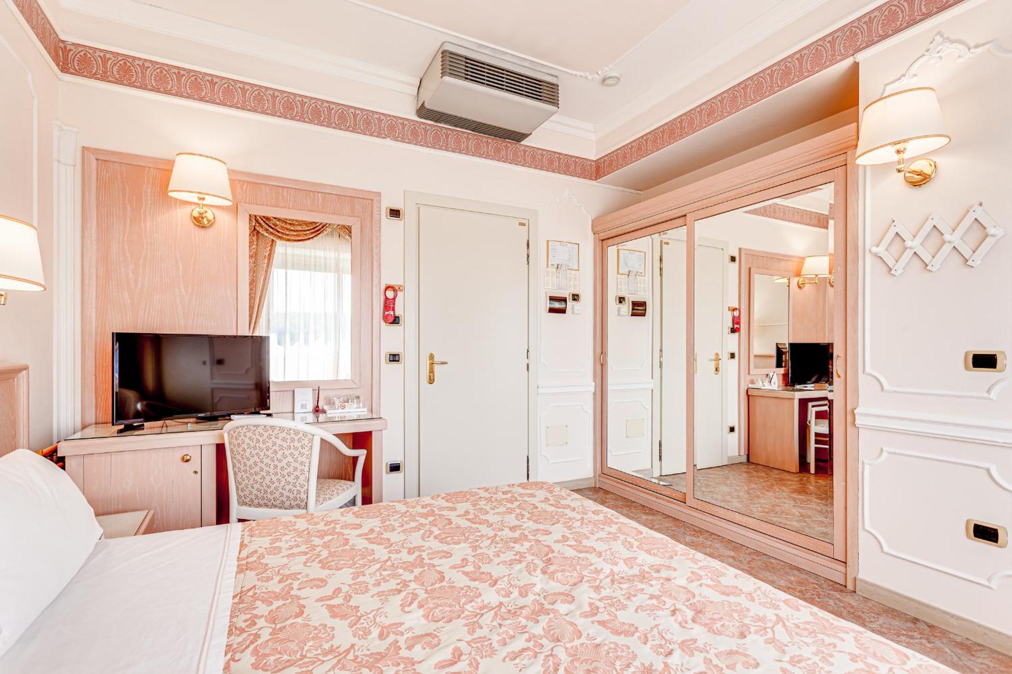 Hotel Gambrinus Червія Екстер'єр фото